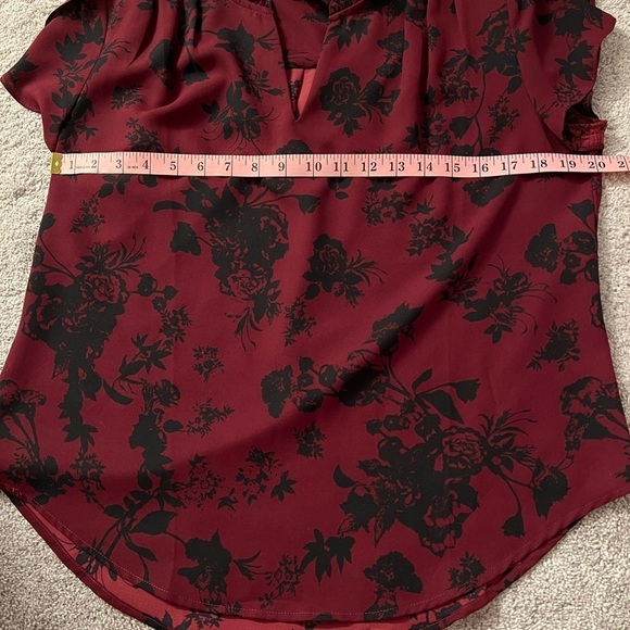 Women's Red and Black Floral short sleeve top size M - Picture 4 of 11